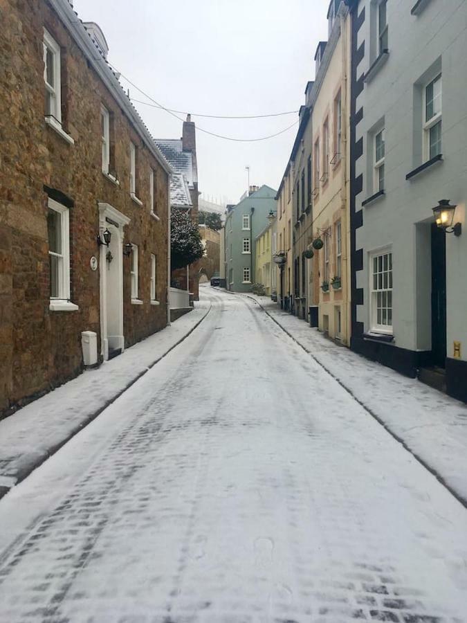 Beautiful 1Br Apartment In Historic St Aubin House 外观 照片