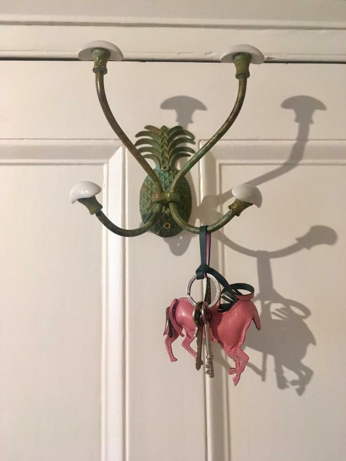 Beautiful 1Br Apartment In Historic St Aubin House 外观 照片